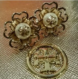 Tory Burch Pearl Resin Flower Earrings